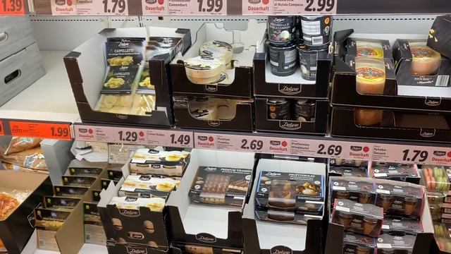 Всю кровь выпили в посольстве Германии в Москве?видео не суждено быть ? Германия - Россия смотреть онлайн