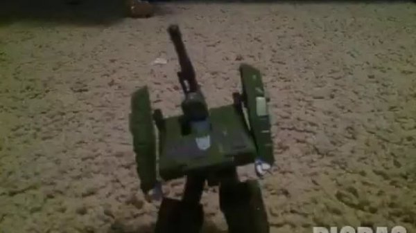 4 Optimus Primes vs 1 Magatron