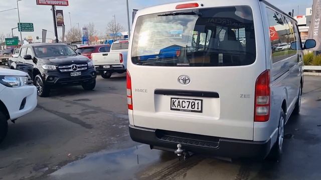 Toyota Hiace 3.0TD 5 speed manual смотреть онлайн