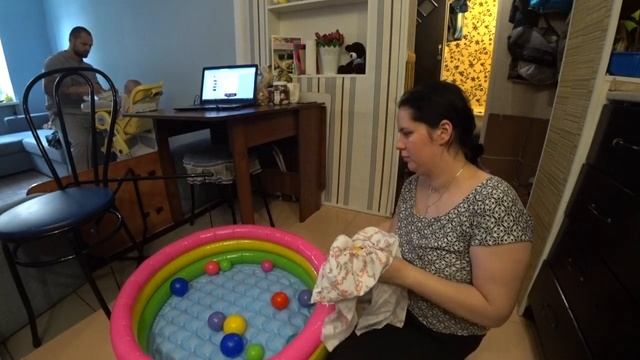 СЮРПРИЗ ДЛЯ СЫНА | РЕАКЦИЯ РЕБЕНКА НА СУХОЙ БАССЕЙН | МАНИЯ ЧИСТОТЫ смотреть онлайн