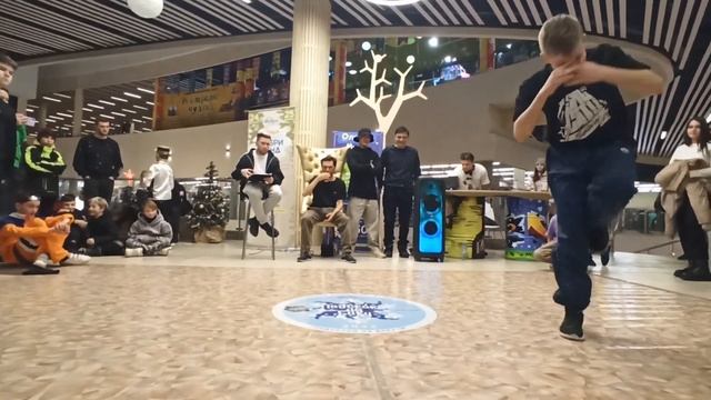 КОНФЕТКА vs ВОЙ | 2 БАТТЛ JUNIORS 11-13 | ПОДСКОКИ НА БОКУ 10 г. Стерлитамак смотреть онлайн