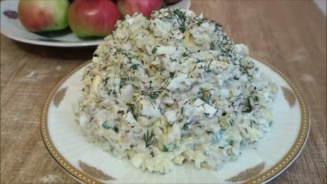 Салат с рыбными консервами и рисом БЫСТРО, СЫТНО и ВКУСНО смотреть онлайн