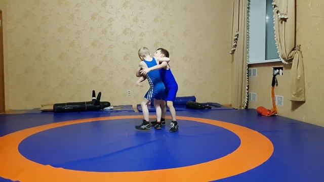 Борьба. Тренировка дома. В гостях у Данила смотреть онлайн