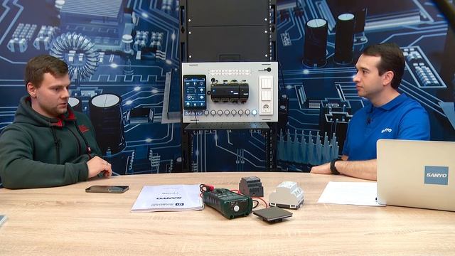 Круглый стол с интегратором умных домов Engilogic