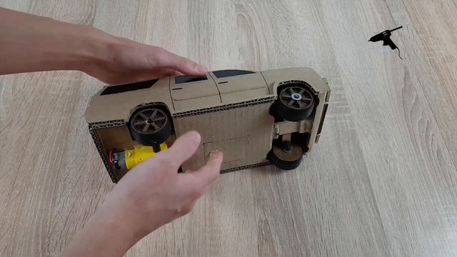 Сделать машину кадиллак из картона на радиоуправлении? / Cadillac made of cardboard? смотреть онлайн