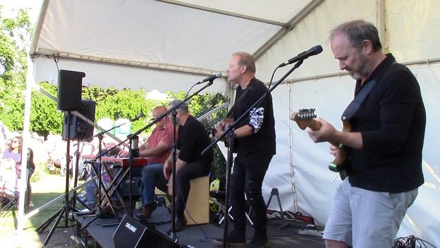 The Cutting Crew Trio смотреть онлайн