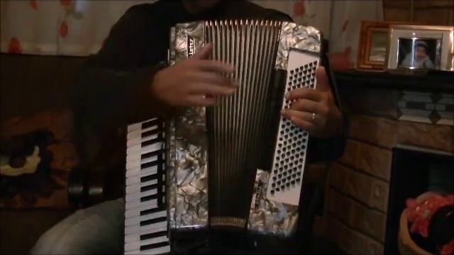 Acordeon Weltmeister Stella 120 Baixos - R$ 6.200,00. смотреть онлайн