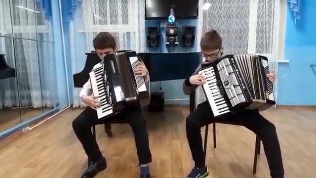 Инструментальный дуэт - Лосев Дмитрий и Резван Максим - Р.н.п. - "Вдоль по улице метелица метёт" смотреть онлайн