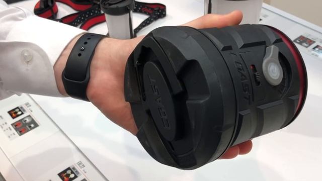 1300 Lumen Coast EAL22 LED IPX4 Rated Rechargeable Camping and Hunting Lantern смотреть онлайн