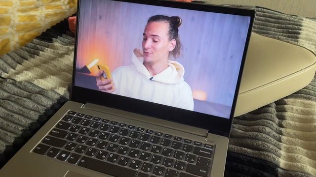 Осенняя жизнь работающей студентки: живем ! смотреть онлайн