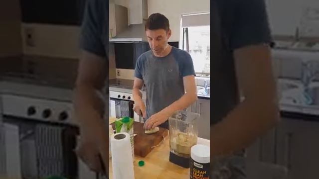 Поздравление от Люка Ховарда с 8 марта! смотреть онлайн