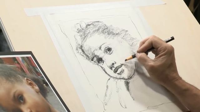 How to Draw Like an Artist: Creating a Portrait Sketch смотреть онлайн