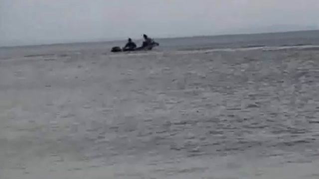 РИБ Skyboat 360RC на воде со сдутыми баллонами смотреть онлайн