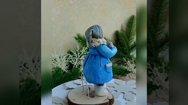 Люсенька с кроликом. Авторская коллекционная елочная игрушка из ваты смотреть онлайн