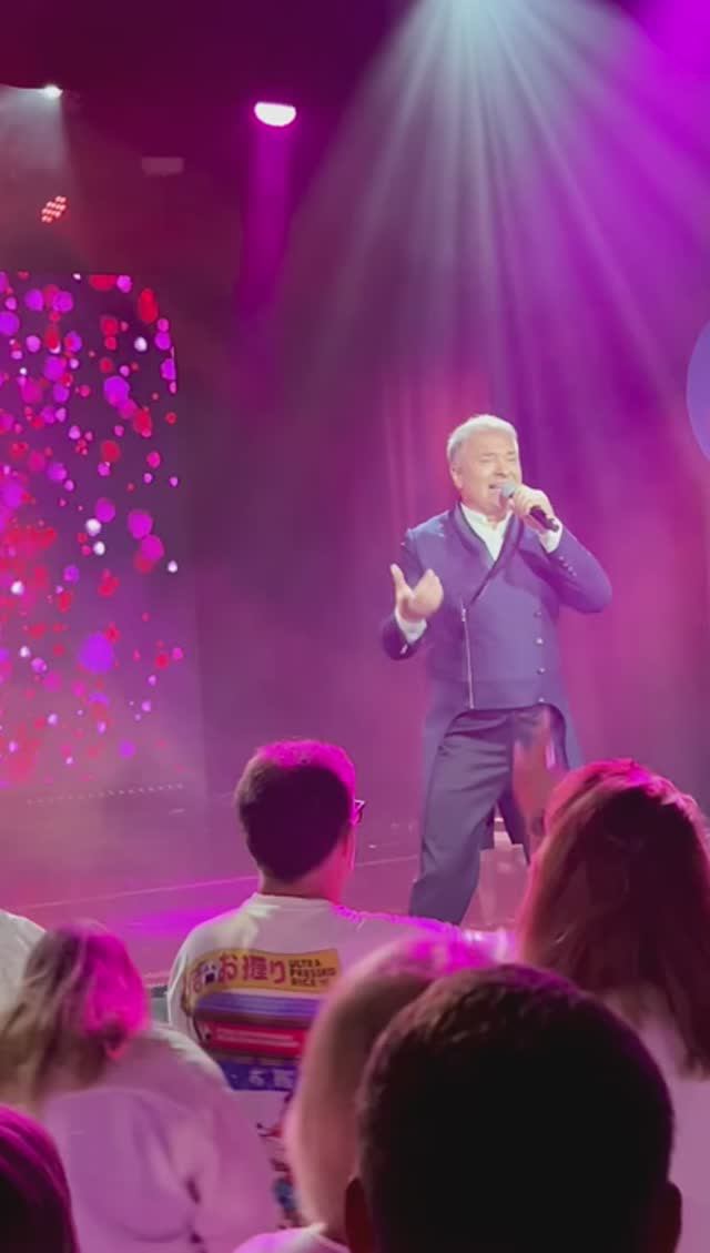 Розовые розы Светке Соколовой 🌹#александрдобронравов #shorts смотреть онлайн