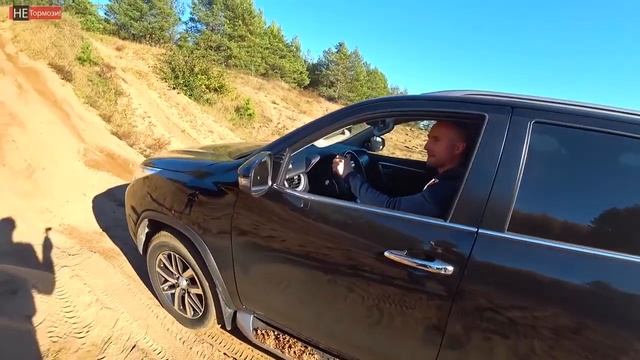 Сравнение Foton Sauvana с Тайота Фортунер