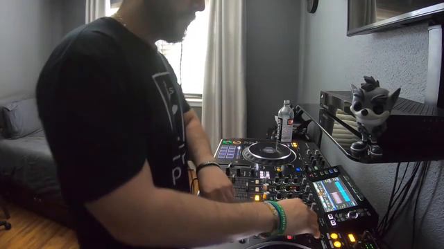 This Is House Radio Show Episode 008 смотреть онлайн
