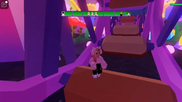 Побег от красивой но очень злой куклы Долла в мире игрушек Roblox! Obby. смотреть онлайн