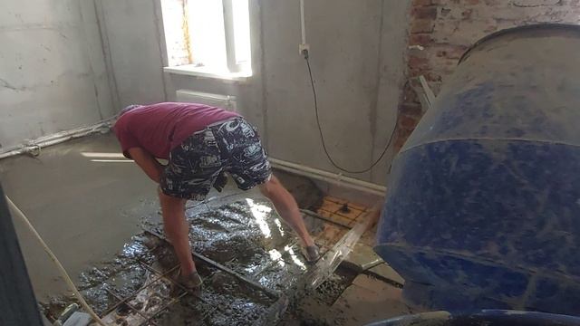 Ремонт в доме кубанце. Заливаем бетонный пол по грунту. смотреть онлайн