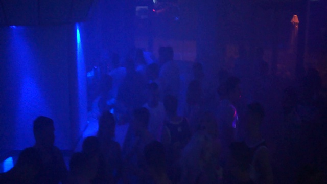 Играет энималс и феитлес секюрити позирует ) смотреть онлайн