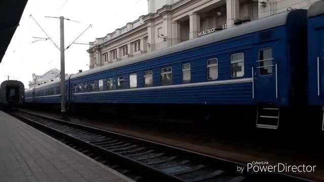 Смотрим на пассажирские поезда на станции Брест-Центральный. смотреть онлайн