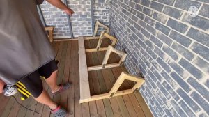 СТРОЮ ДАЧУ С НУЛЯ | УГЛОВАЯ ЛАВОЧКА В БЕСЕДКУ СВОИМИ РУКАМИ