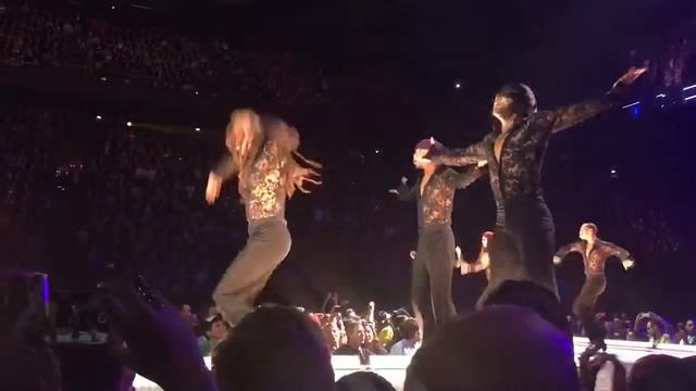 Madonna REBEL HEART Tour la Isla Bonita (ending flamenco choreography) смотреть онлайн