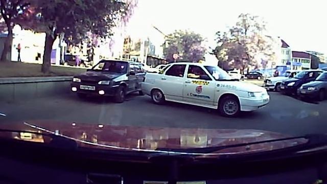 невнимательный таксист (Ставрополь).avi смотреть онлайн