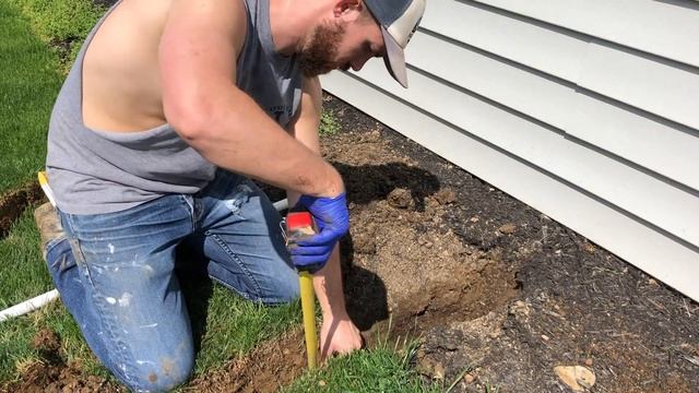 How To Install a Sprinkler System (under $400)! смотреть онлайн
