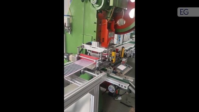 Станок высечной (штамповочный) для производства пилочек и шпателей автоматический смотреть онлайн