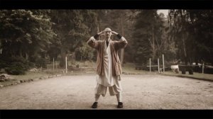 洗髓经 Shaolin Bone Marrow Khi Cong in das rain with Master Shi Heng Yi of Shaolin Temple Europe