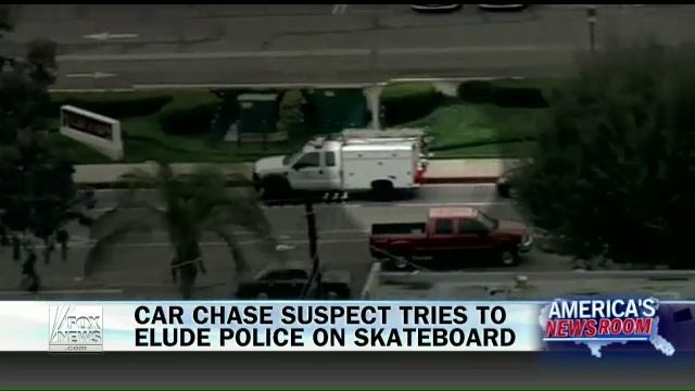 The skate escape: Car chase suspect flees on skateboard смотреть онлайн