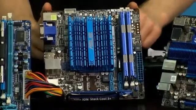 AMD Fusion E 350 APU Demonstration & Explanation NCIX Tech Tips смотреть онлайн