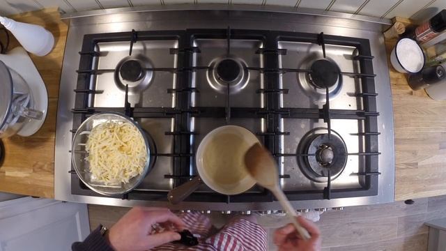 How to Make a Classic Swiss Cheese Fondue смотреть онлайн