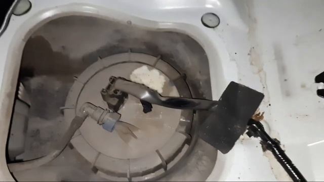 Mengganti Fuel Pump Assy Ford Fiesta 1.6 CC A/T смотреть онлайн