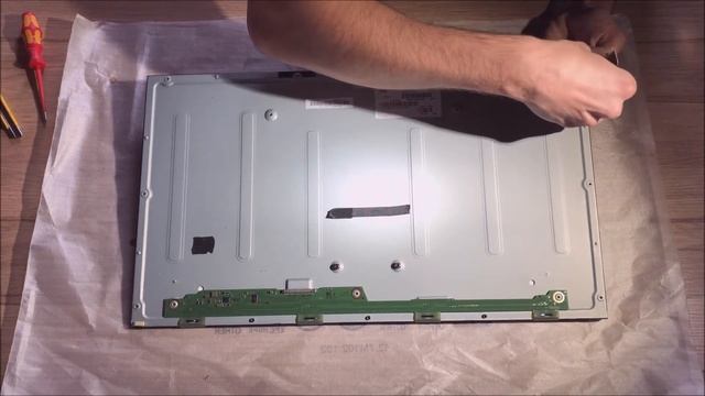 Dell UltraSharp U2417H - Reparatur Tipps + Komplett Zerlegen смотреть онлайн