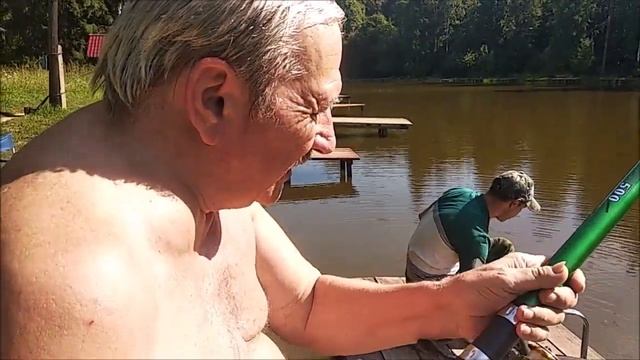 Ловля карпа на поплавочную снасть. Клёвое место, Лосиный остров, верхний водоём. смотреть онлайн