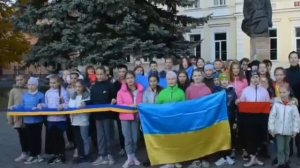 Батько наш Бандера! — Співають школярі з міста Стрий / Львівщина