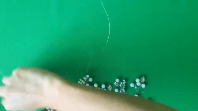 Веточка в причёску невесты. Украшения из бусин и проволоки смотреть онлайн