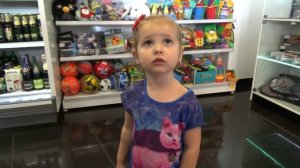 Едем в Киев на авто распаковка сюрприза смотрим железных насекомых арендуем квар