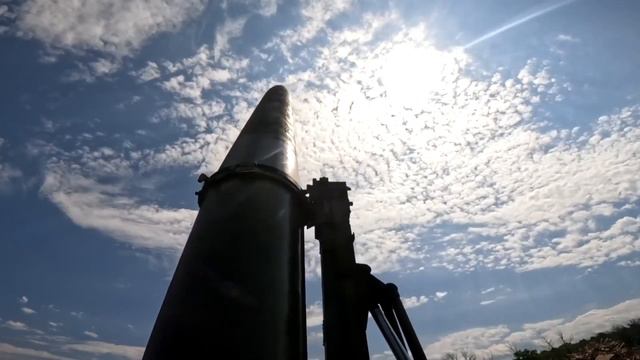 Iskander (NATO: SS-26 Stone) – lądowy pocisk balistyczny (SRBM). Technika wojskowa z bliska смотреть онлайн