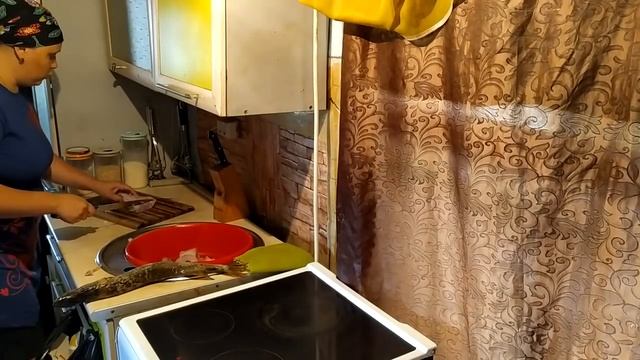 ОБНОВКИ ОТ ГРАНДСТОКА\ГОТОВЛЮ ОБЕД\ЖАРЮ РЫБУ\ДЕЛАЮ САЛАТ\ смотреть онлайн