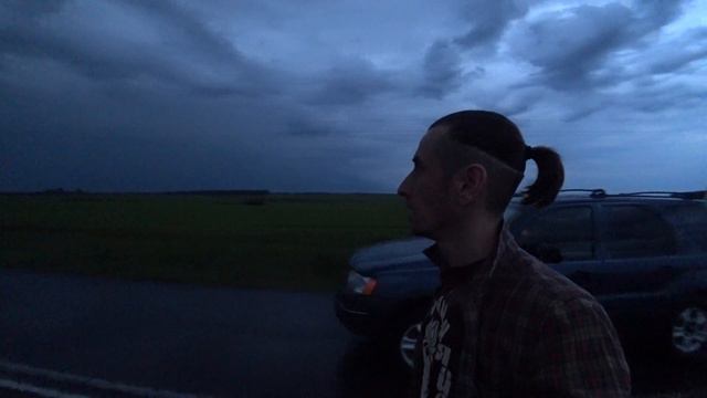 Сквозь грозы с домом на колесах смотреть онлайн