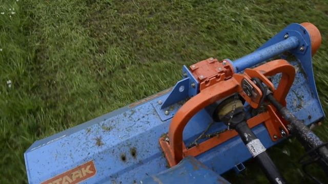Wiese mulchen mit meinem Ford 2000/ Endlich Mal was vom Ford/ zweiter Schnitt?? смотреть онлайн
