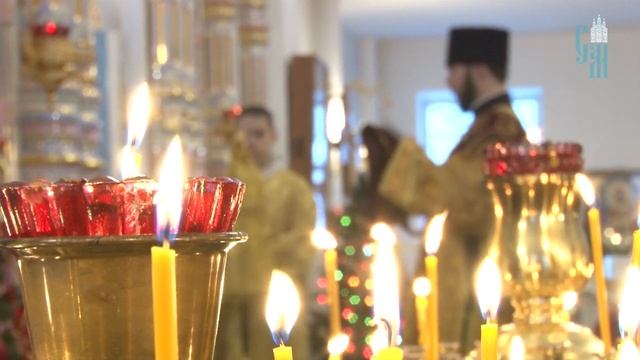 В Георгиевском соборе города Ярцево состоялось богослужение архиерейским чином смотреть онлайн