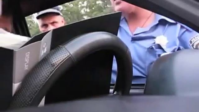 ГАИшник вымогает деньги смотреть онлайн