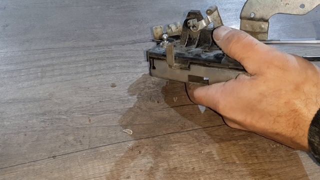 Заклинил замок, взломал дверь Chevrolet Niva смотреть онлайн