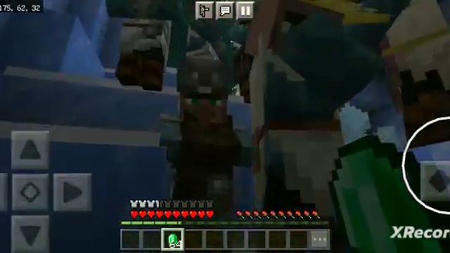 Но мы с жители поехали в Ледяной Пещере в Майнкрафт Bedrock Edition