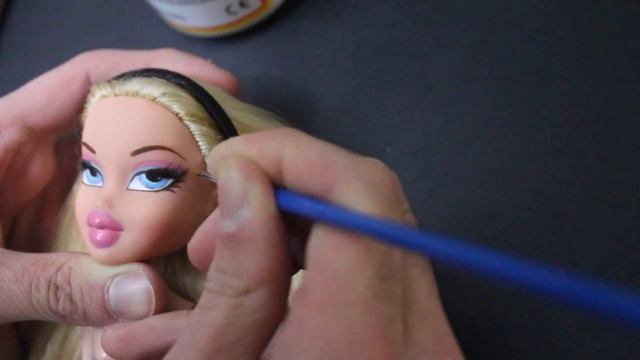 How to make an accurate Bratz Cloe doll from the Tv-show(OOAK) BRATZ DOLL Makeup Transformation!!! смотреть онлайн
