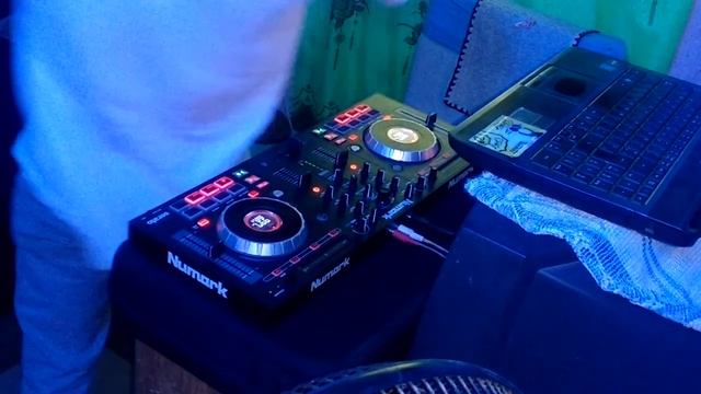 Numark Platinum Scratching Skills [DJ Kenya gh] смотреть онлайн